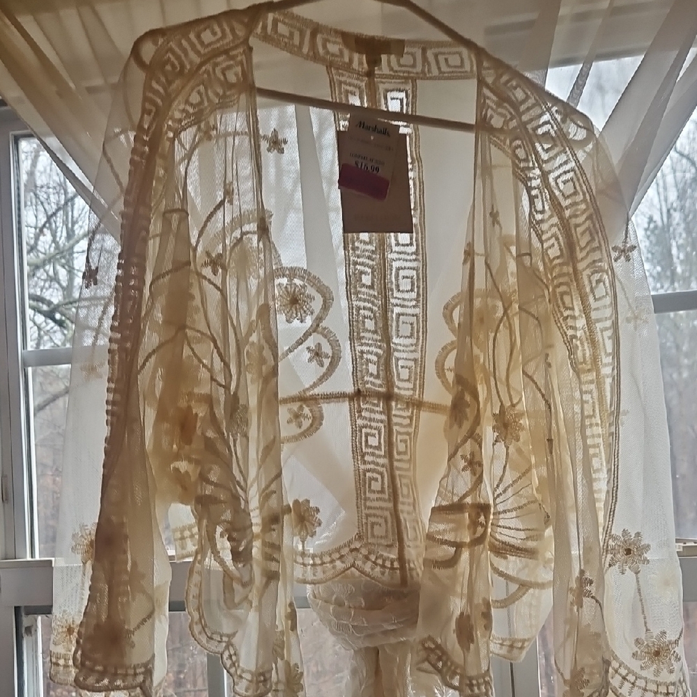 Elegant Cream Lace Jacket